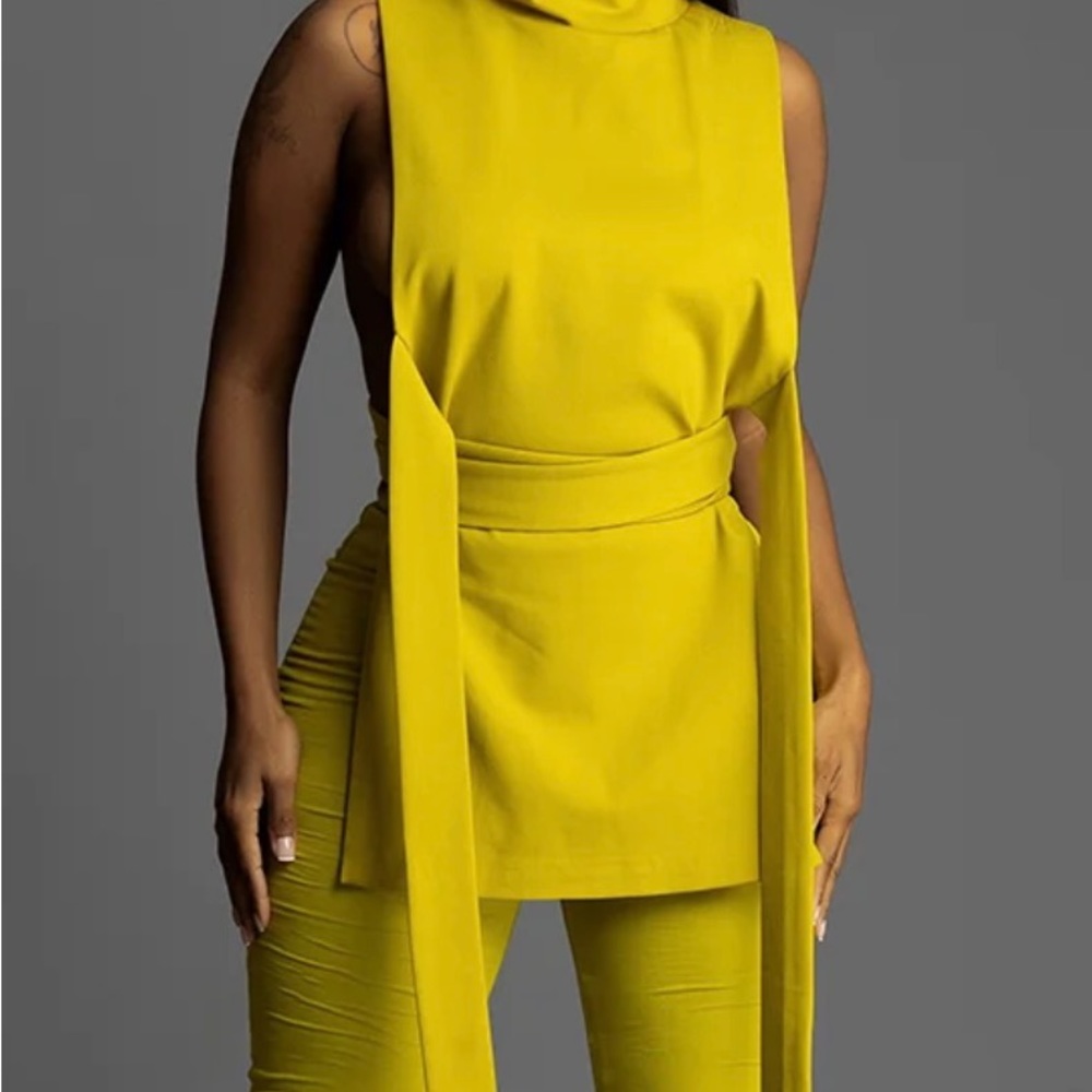 SLEEVELESS TIE UP TOP BODYCON BELL-BOTTOM PANTS MATCHING SET